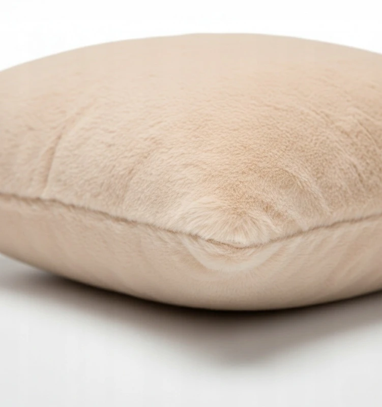 Poszewka futerkowa 45x45 cm kremowa AST232651-1
