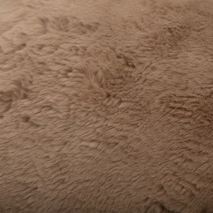 Poszewka futerkowa 45x45 cm brązowa AST232651-11