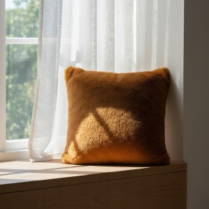 Poszewka futerkowa 45x45 cm karmelowa AST232651-12