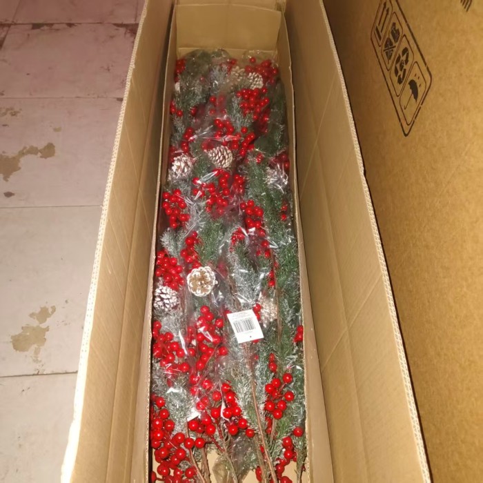 Girlanda świąteczna z głogiem i szyszkami 130cm ASC27212